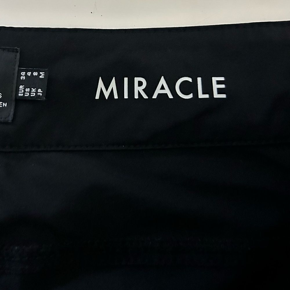 Daily Sports Black Miracle Capri Pants Size 4 - Picture 8 of 15